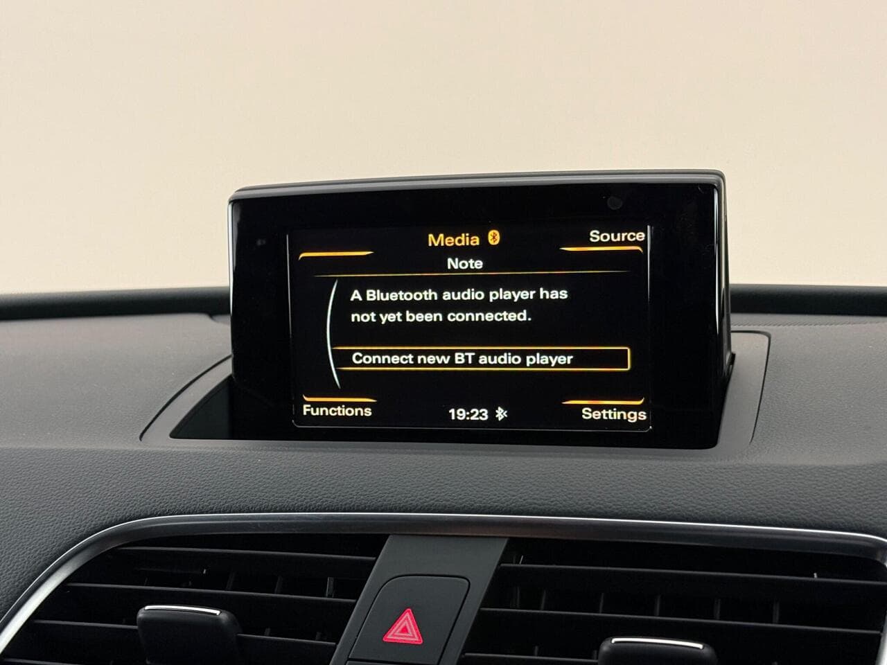 Audi Q3 thumbnail Infotainment System