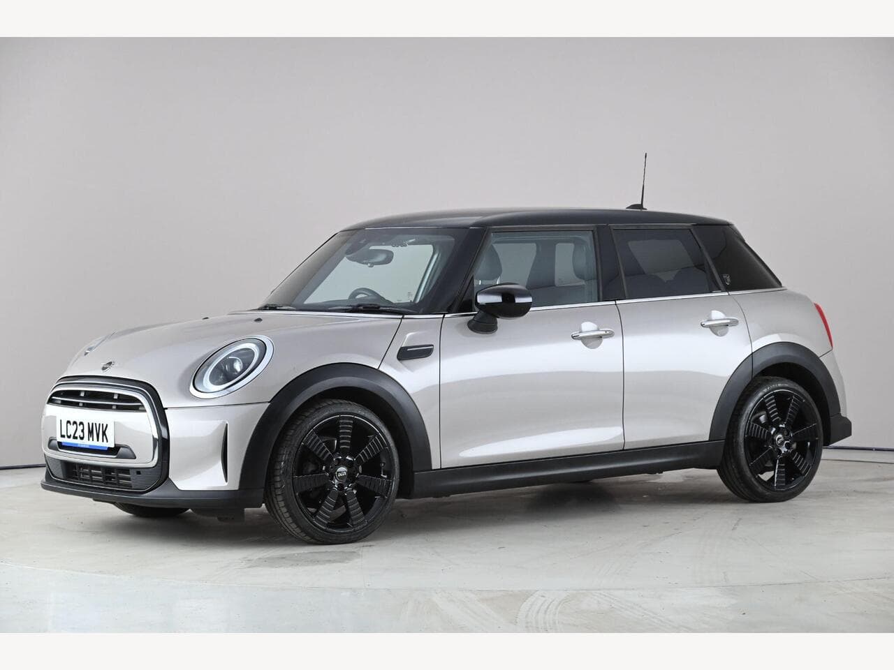 MINI Hatch thumbnail Front Left