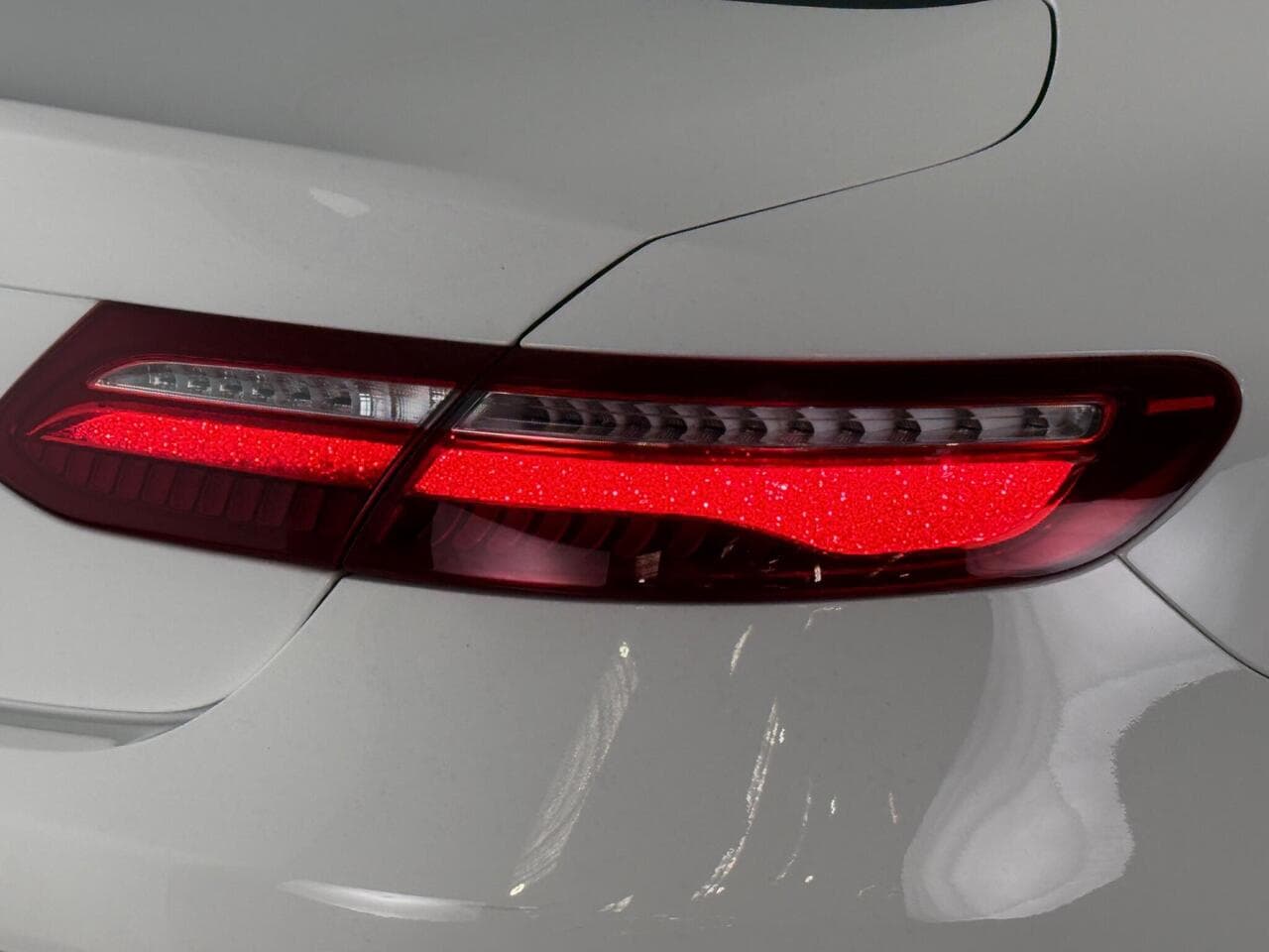Mercedes-Benz E Class thumbnail Lights Rear