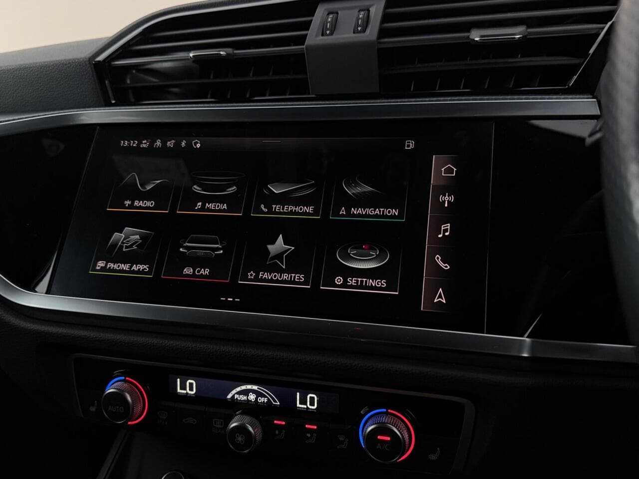 Audi Q3 thumbnail Infotainment System