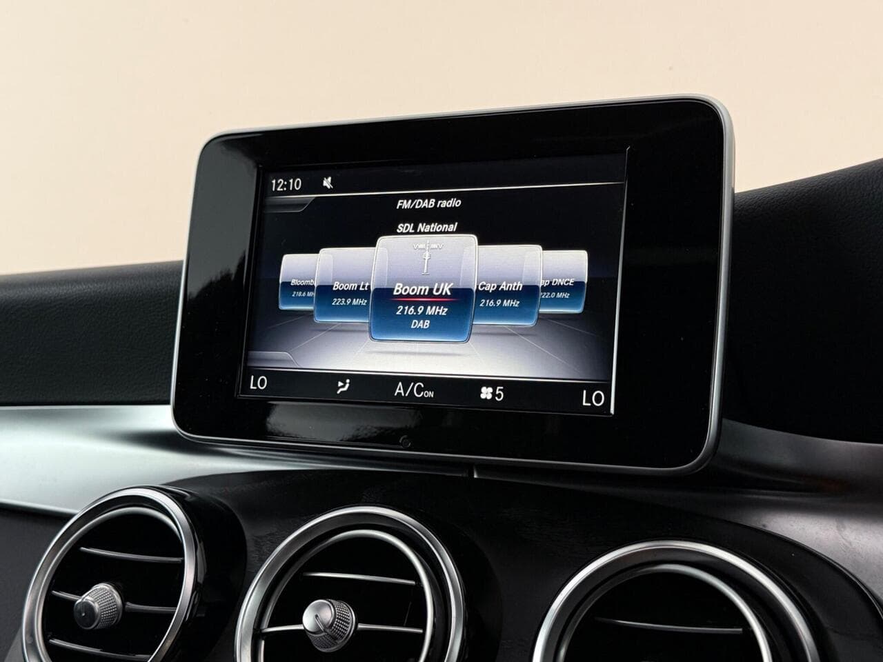 Mercedes-Benz GLC thumbnail Infotainment System
