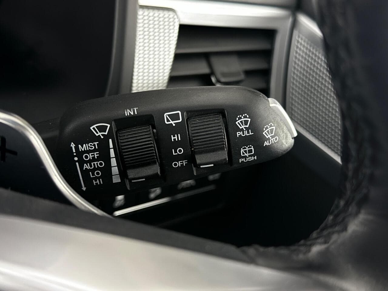 SsangYong Rexton thumbnail Misc Controls