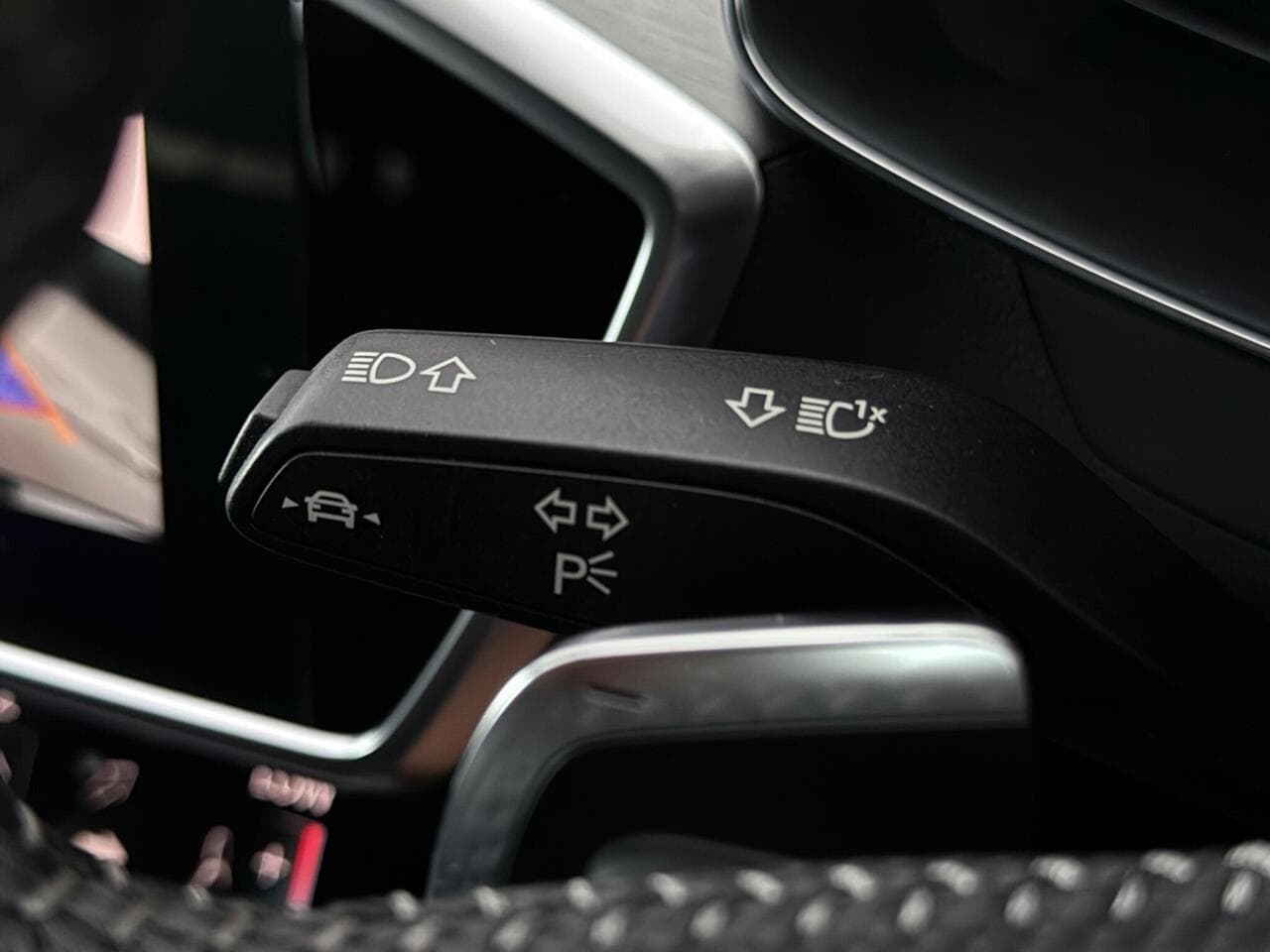 Audi A6 Saloon thumbnail Misc Controls