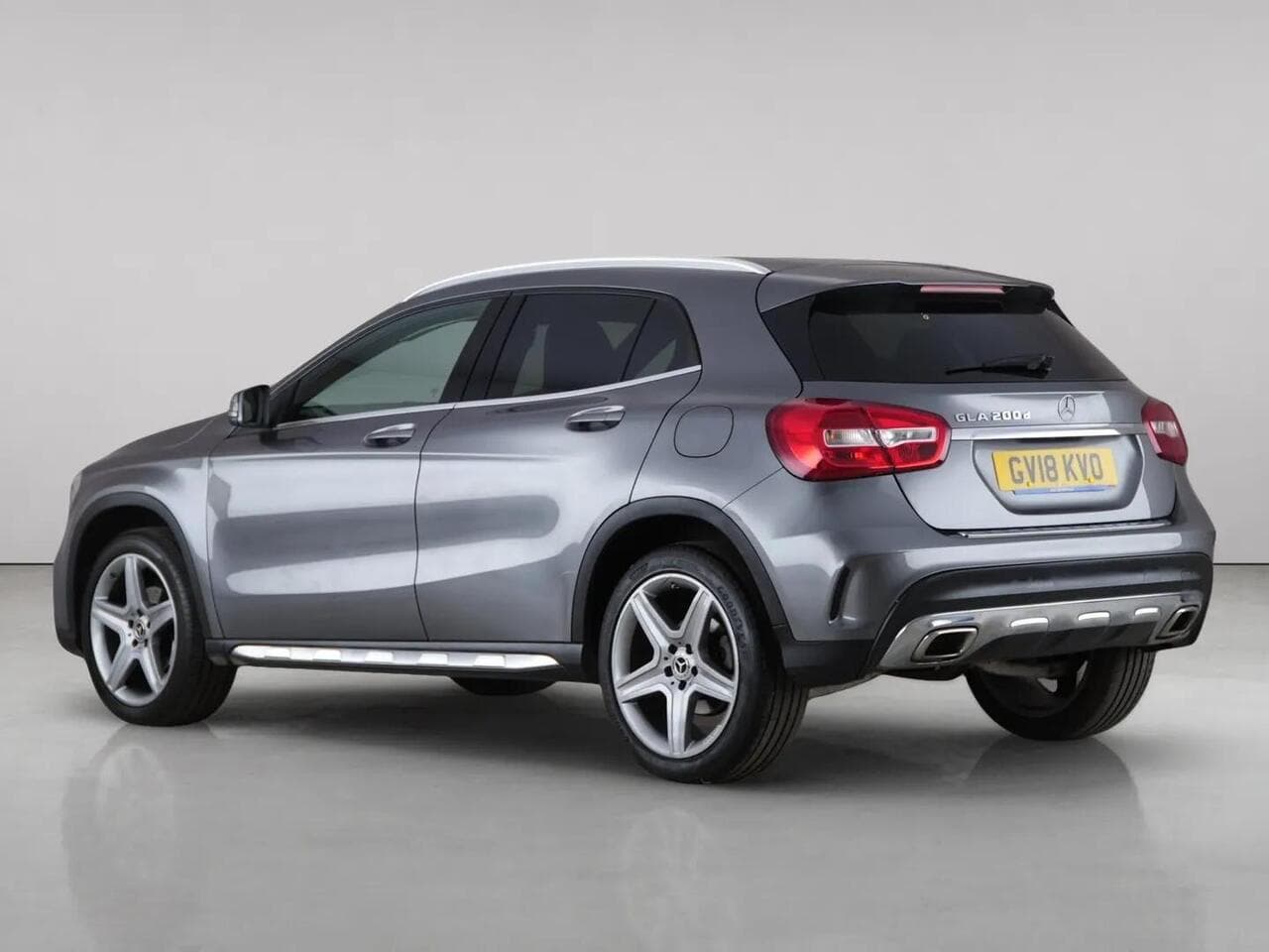 Mercedes-Benz GLA thumbnail Rear Left