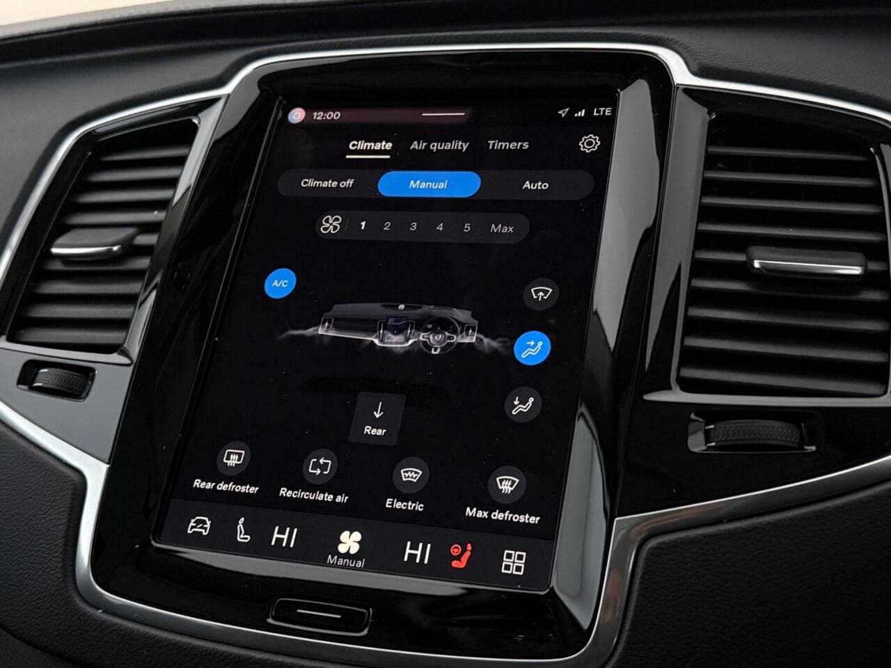 Volvo XC90 thumbnail Infotainment System