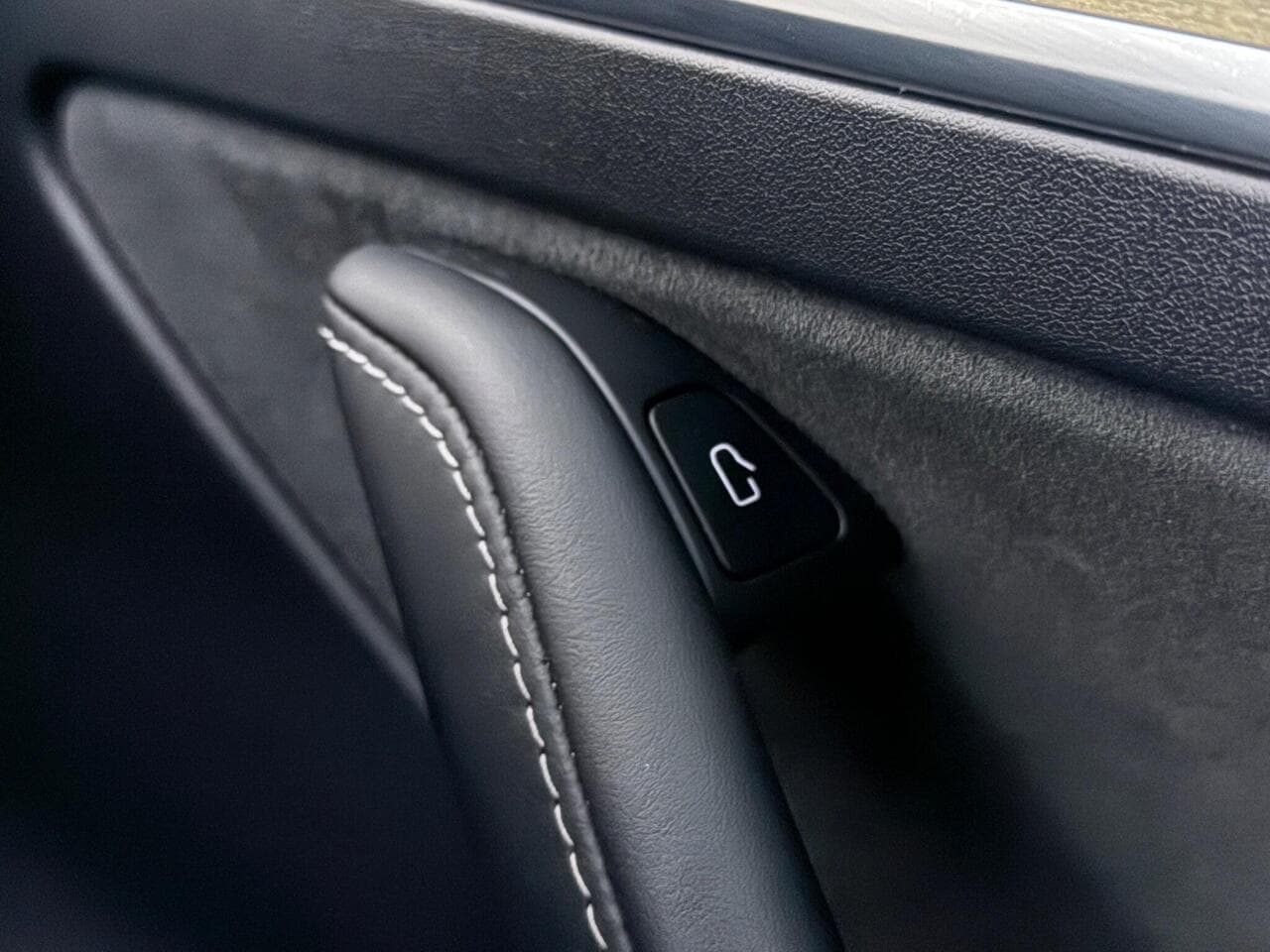 Tesla Model Y thumbnail Misc Controls