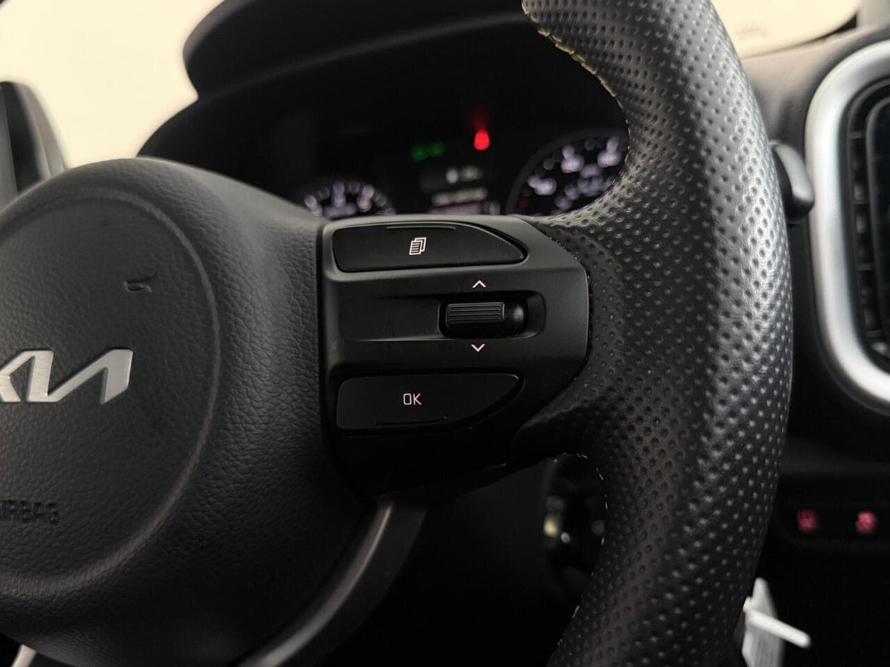 Kia Picanto thumbnail Misc Controls