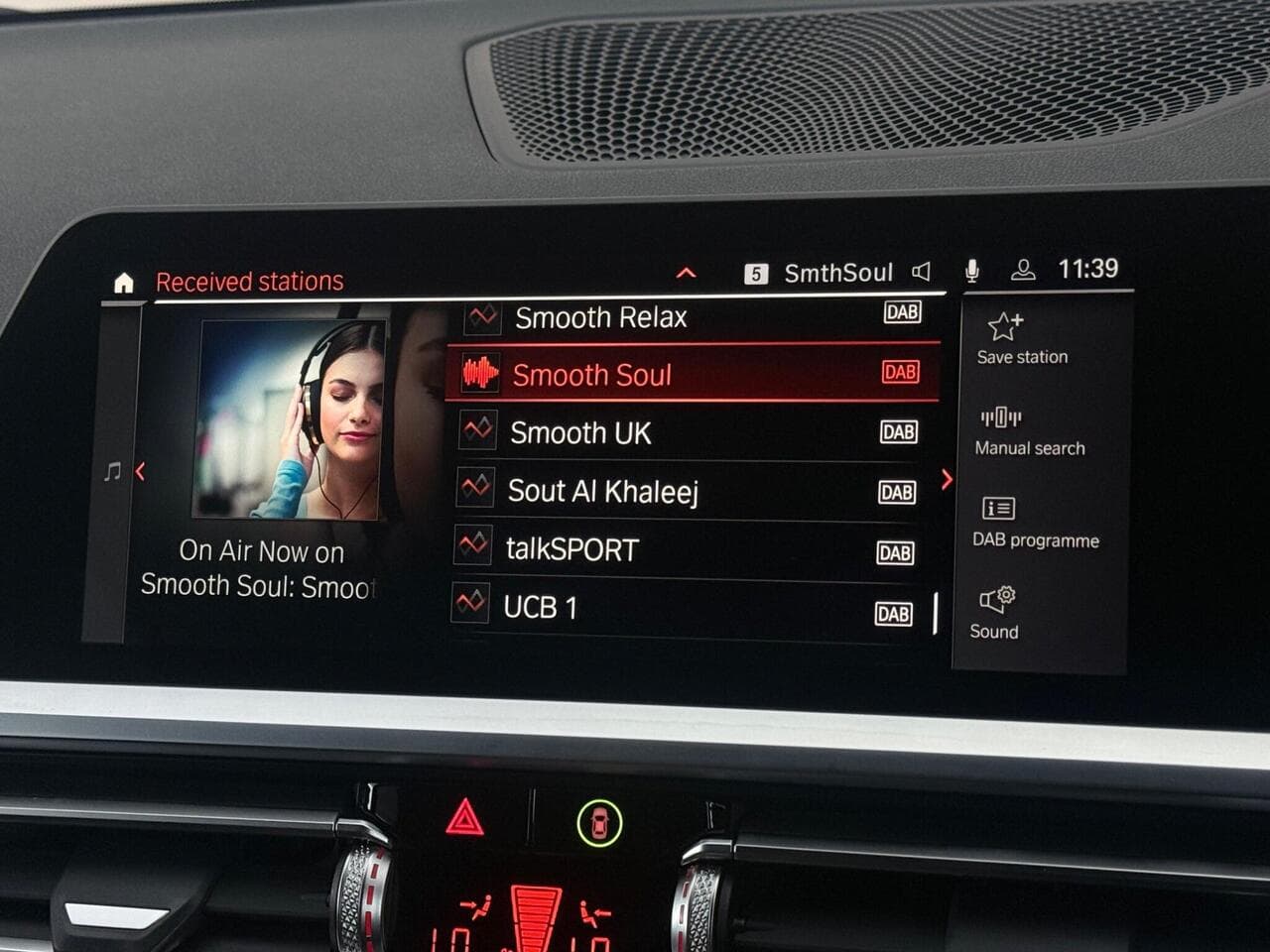 BMW 3 Series thumbnail Infotainment System