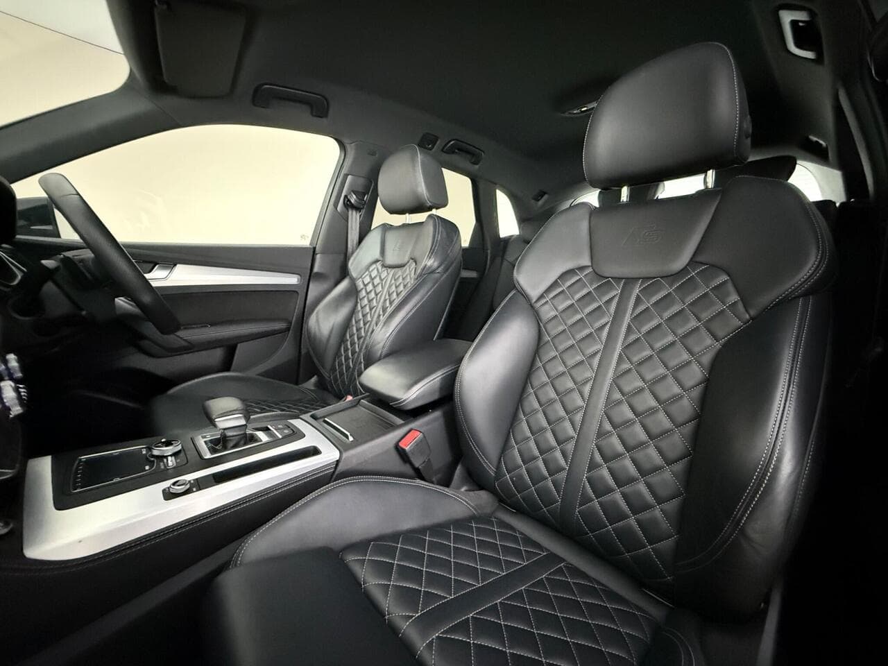 Audi Q5 thumbnail Seat Front Passenger