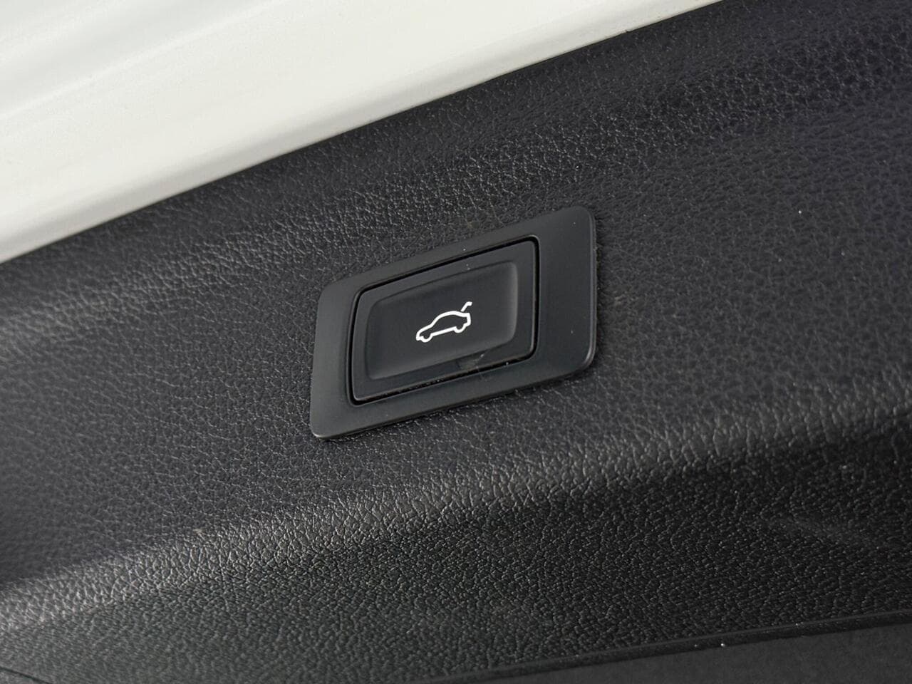 Audi Q3 thumbnail Misc Controls