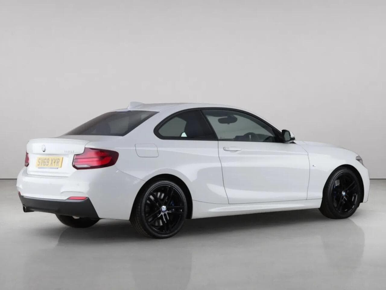 BMW 2 Series thumbnail Rear Right