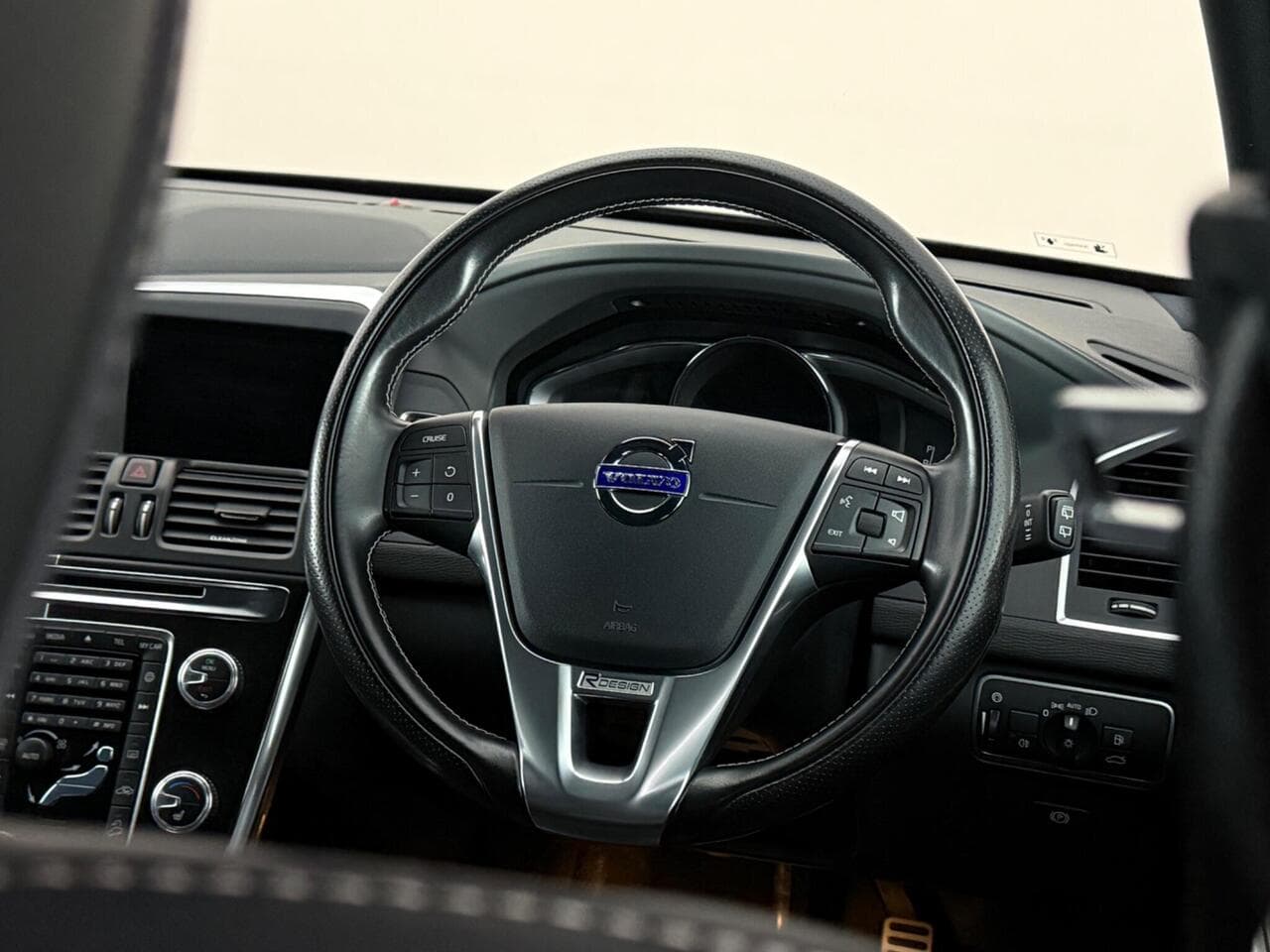 Volvo XC60 thumbnail Steering Wheel