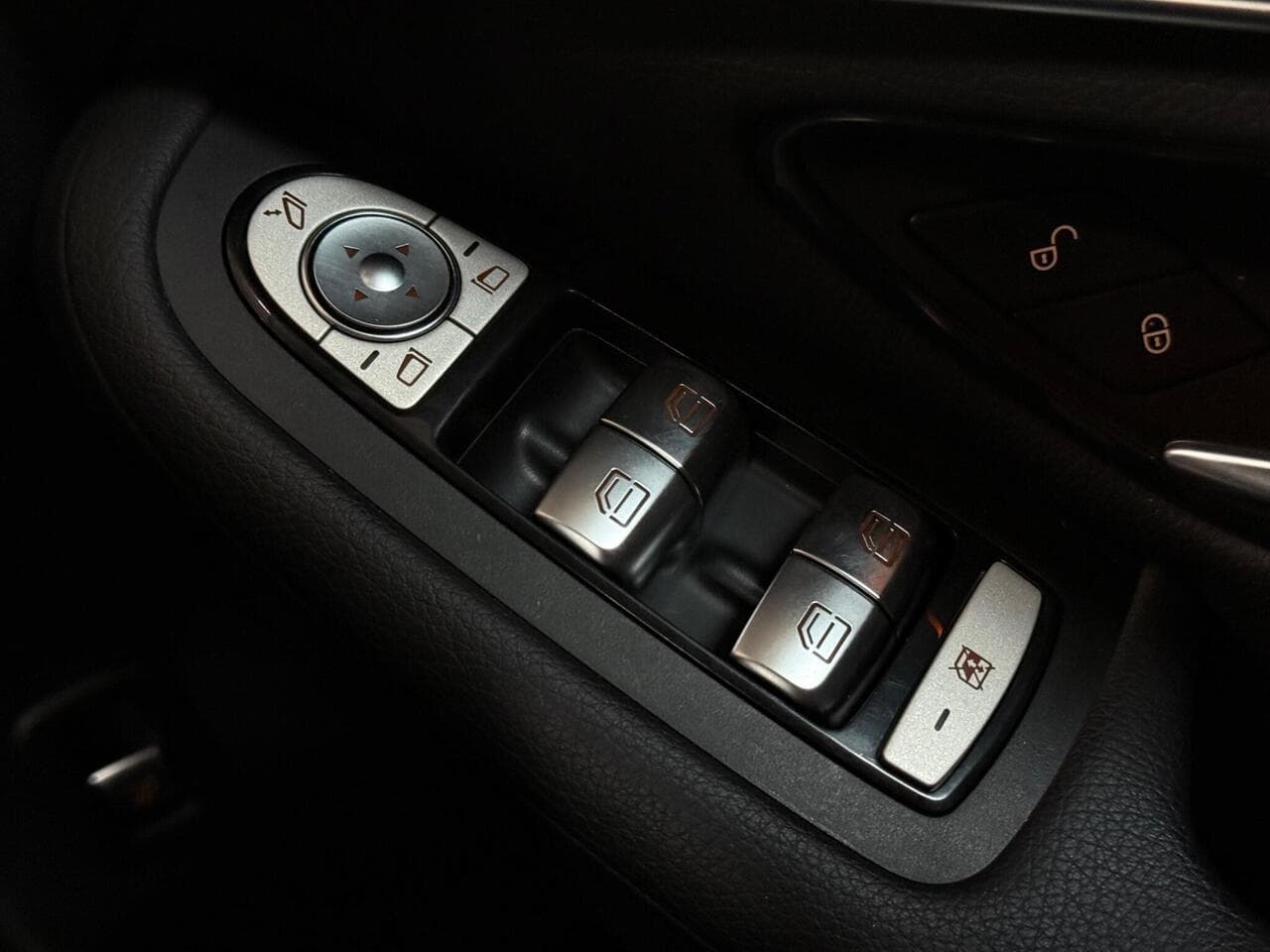 Mercedes-Benz GLC thumbnail Inconclusive