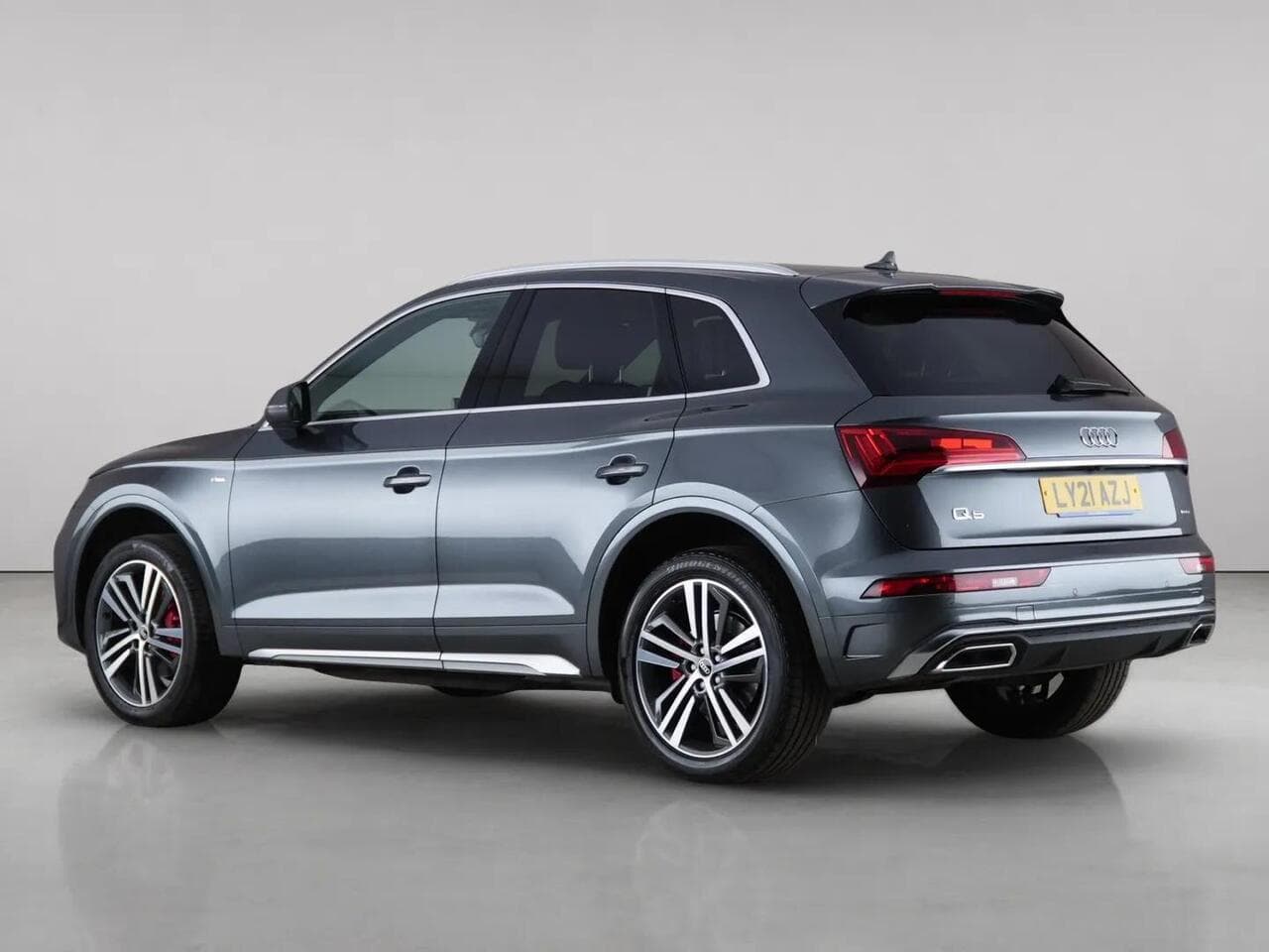 Audi Q5 thumbnail Rear Left