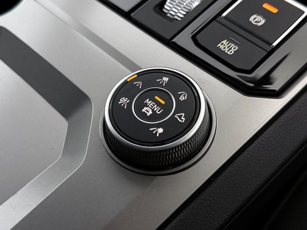 Volkswagen Touareg thumbnail Misc Controls
