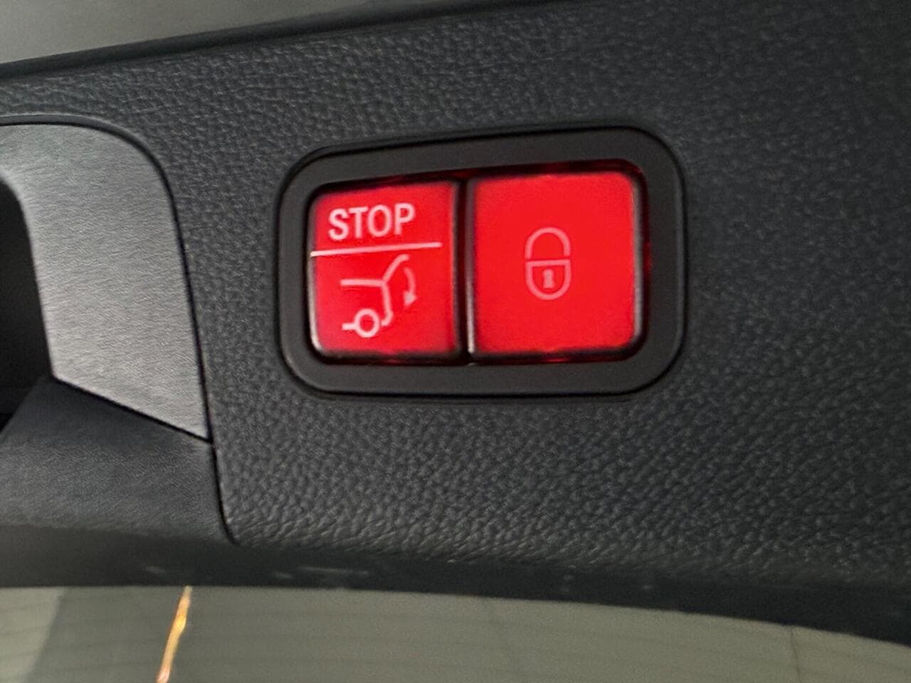Mercedes-Benz GLC thumbnail Misc Controls