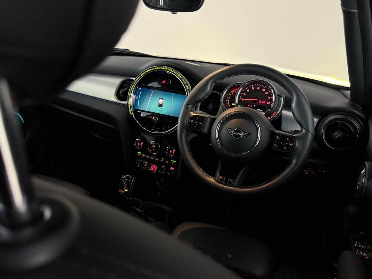 MINI Hatch thumbnail Interior Front
