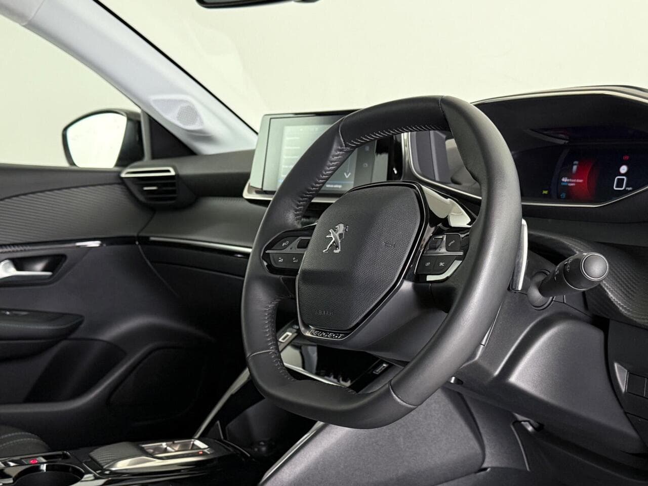 Peugeot 208 thumbnail Seat Driver