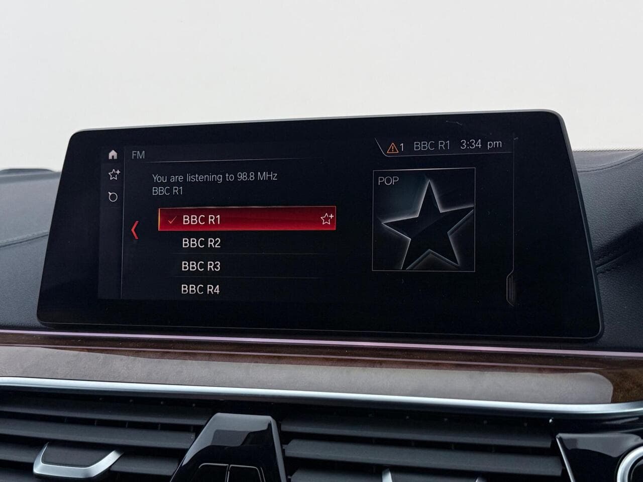 BMW 5 Series thumbnail Infotainment System
