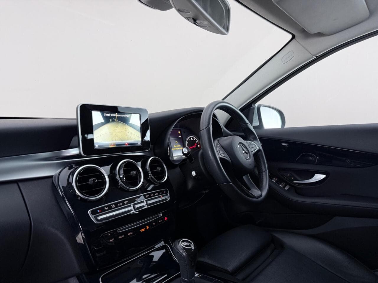 Mercedes-Benz C Class thumbnail Interior Front