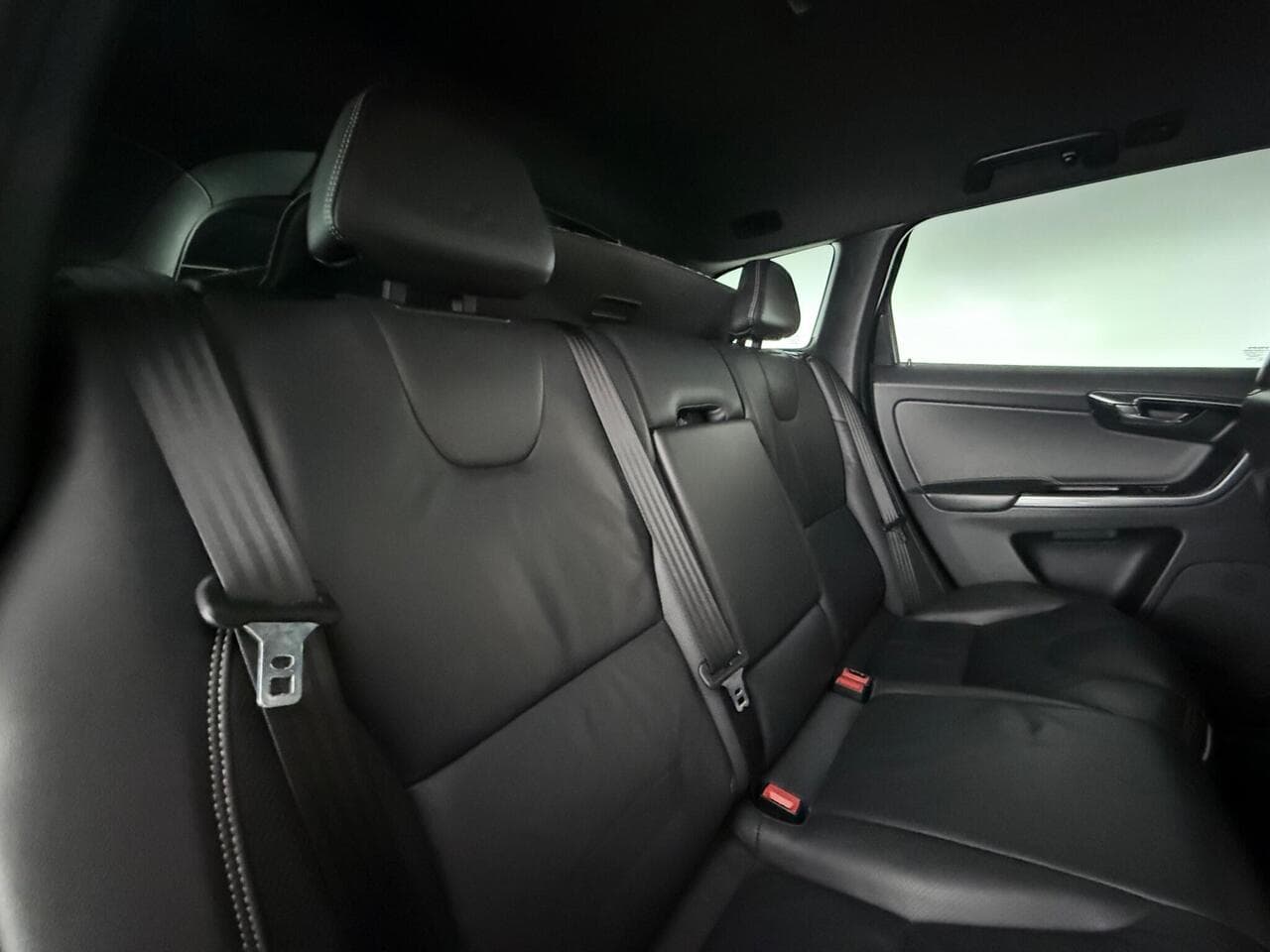 Volvo XC60 thumbnail Seats Rear