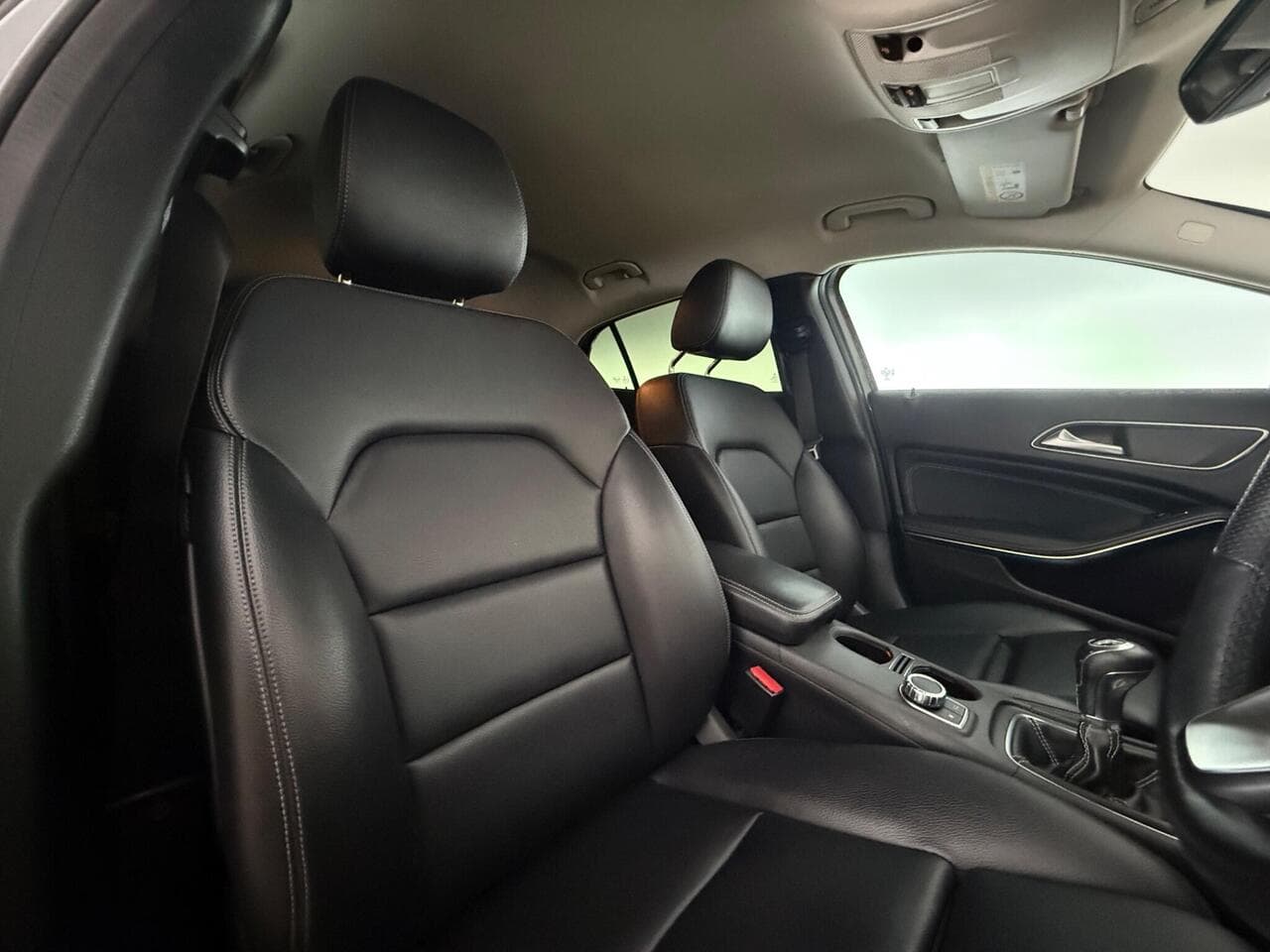 Mercedes-Benz GLA thumbnail Seat Driver