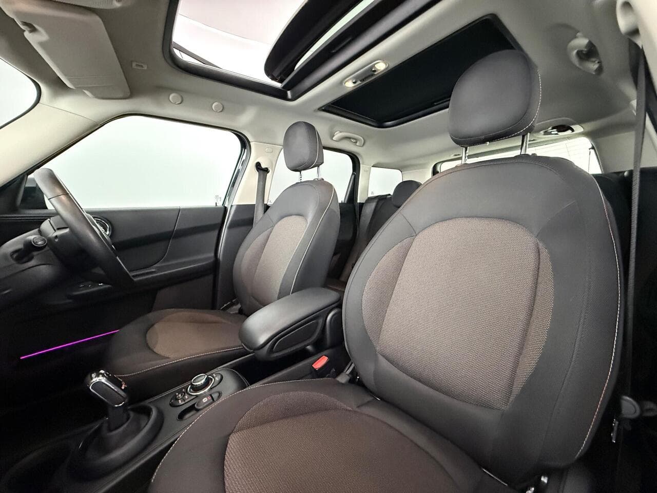 MINI Countryman thumbnail Seat Front Passenger