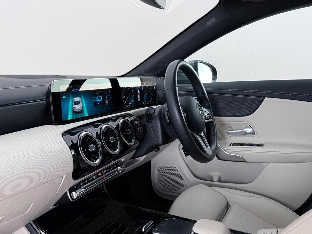Mercedes-Benz CLA thumbnail Interior Front