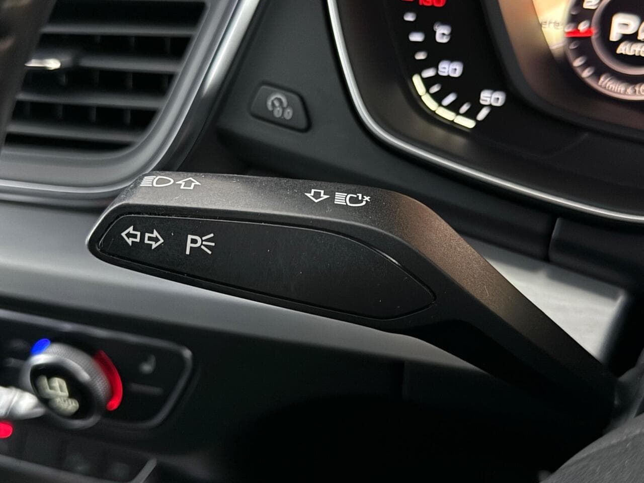 Audi Q5 thumbnail Misc Controls