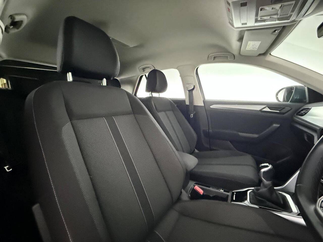 Volkswagen T-Roc thumbnail Seat Driver