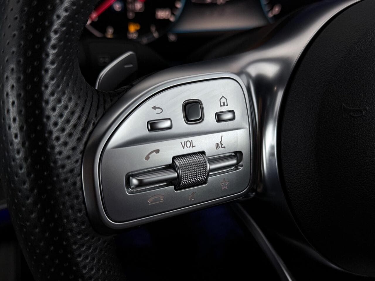Mercedes-Benz CLS thumbnail Misc Controls