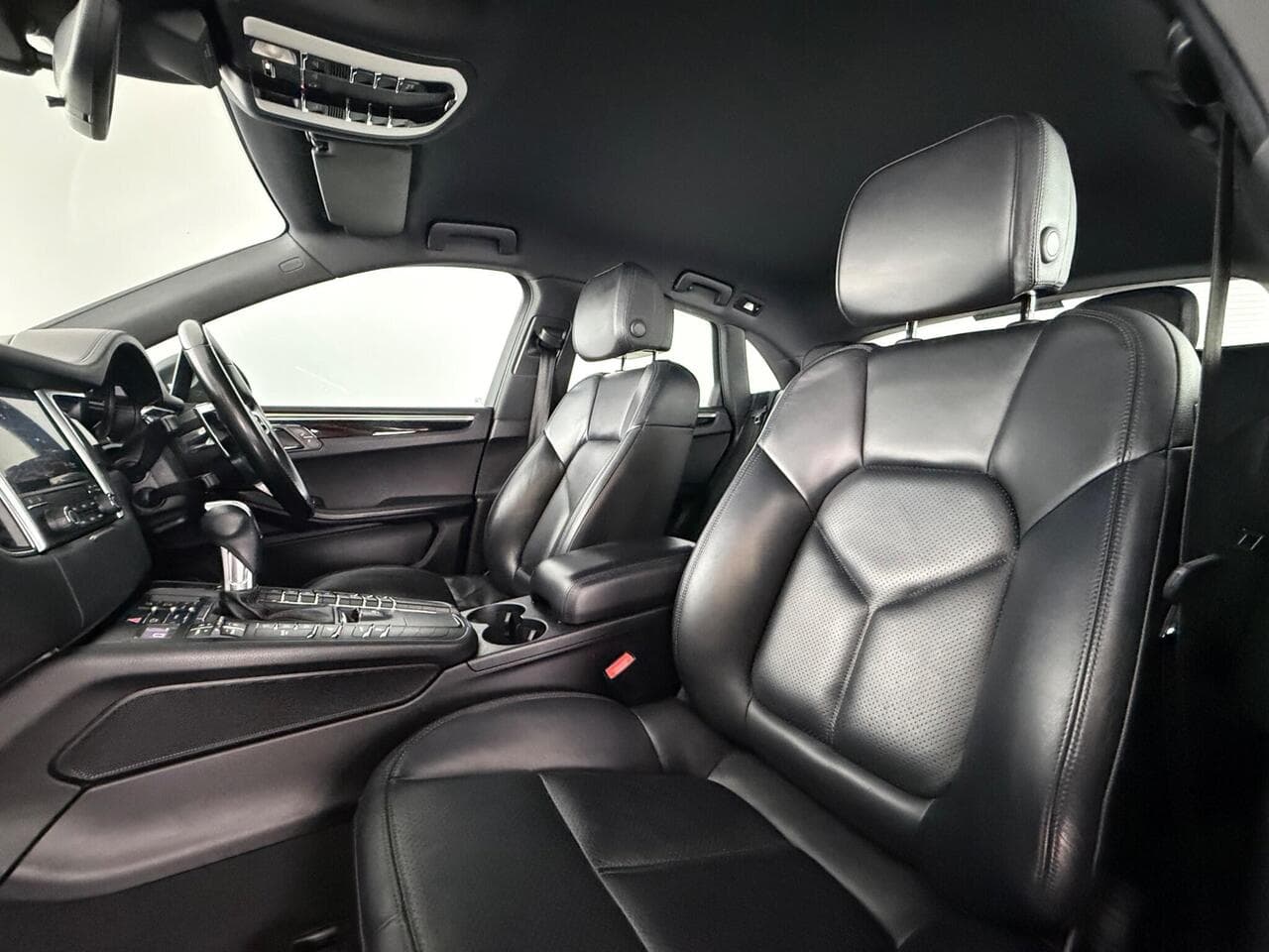 Porsche Macan thumbnail Seat Front Passenger