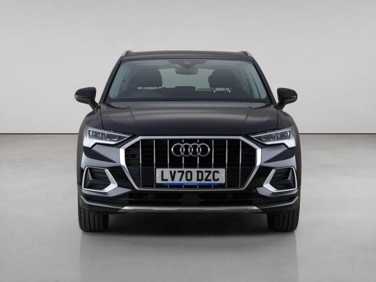 Audi Q3 thumbnail Front