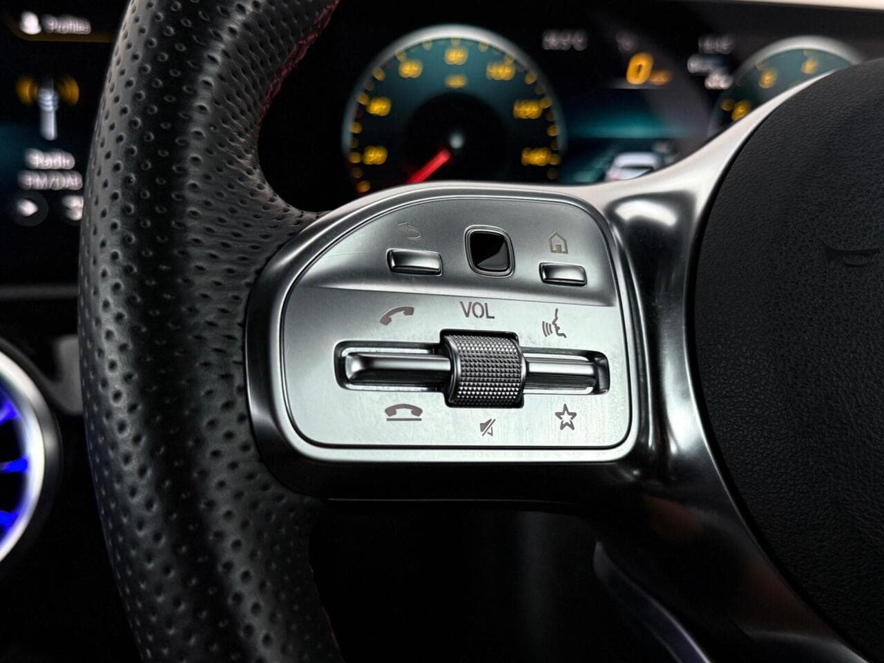 Mercedes-Benz A Class thumbnail Misc Controls