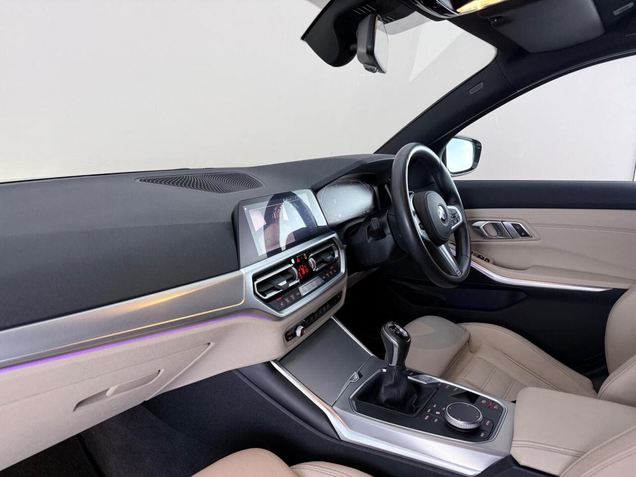 BMW 3 Series thumbnail Interior Front