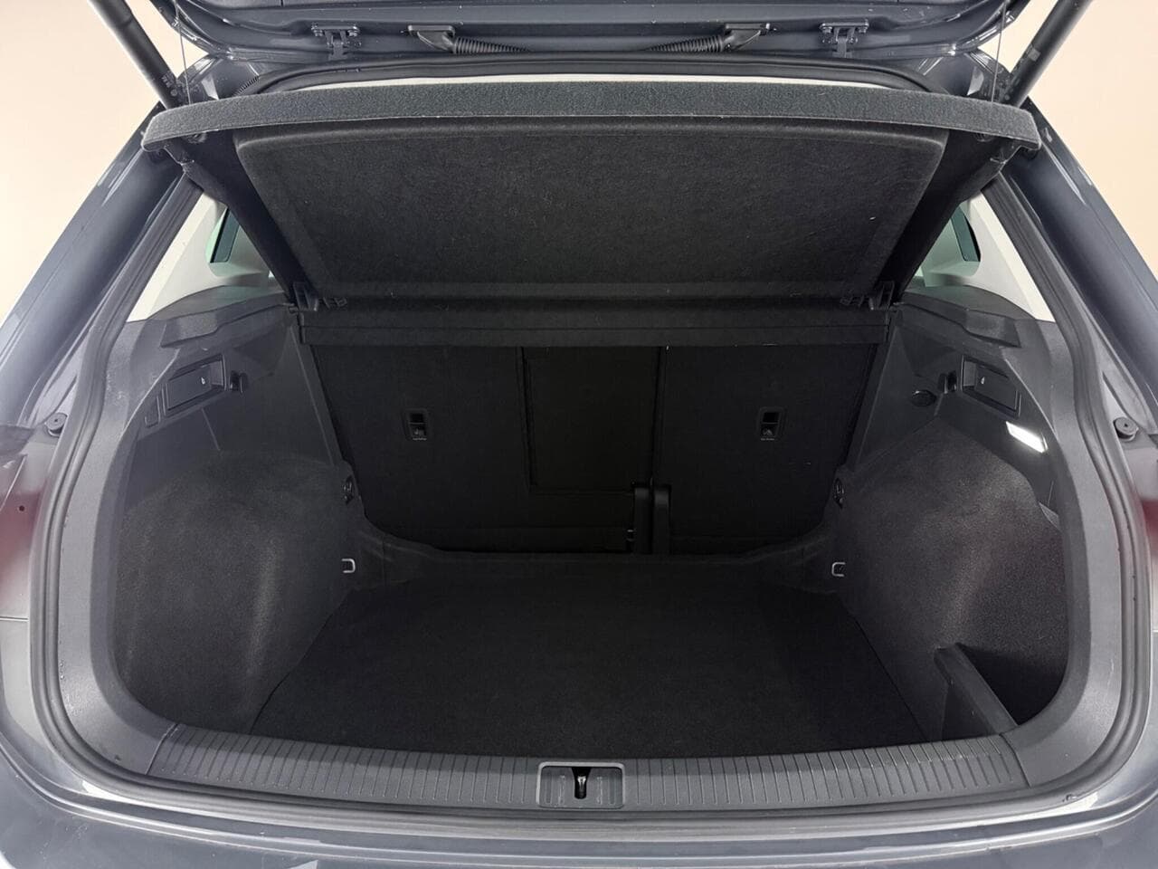 Volkswagen Tiguan thumbnail Boot