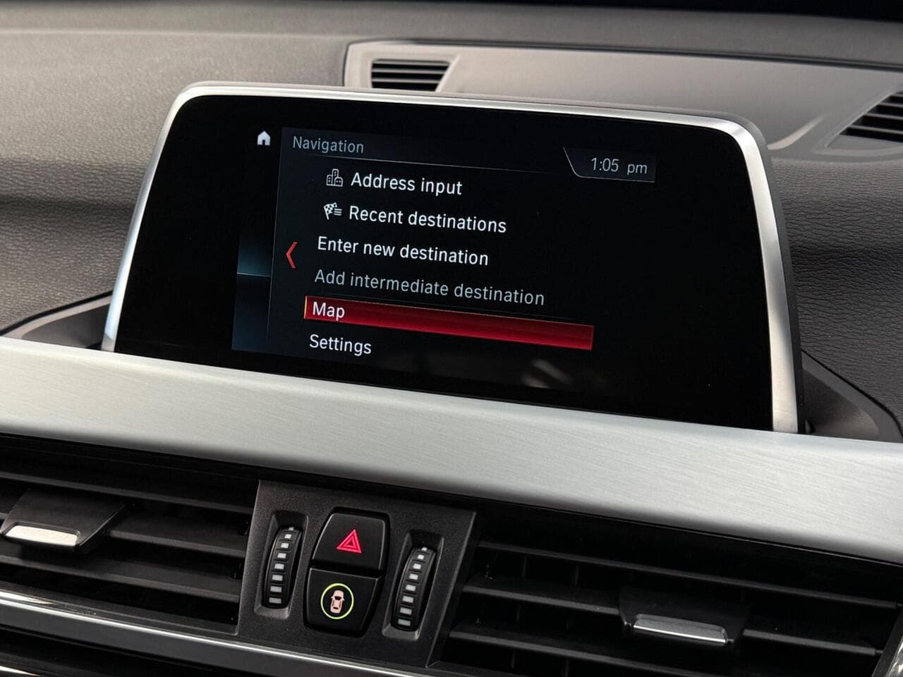 BMW X1 thumbnail Infotainment System