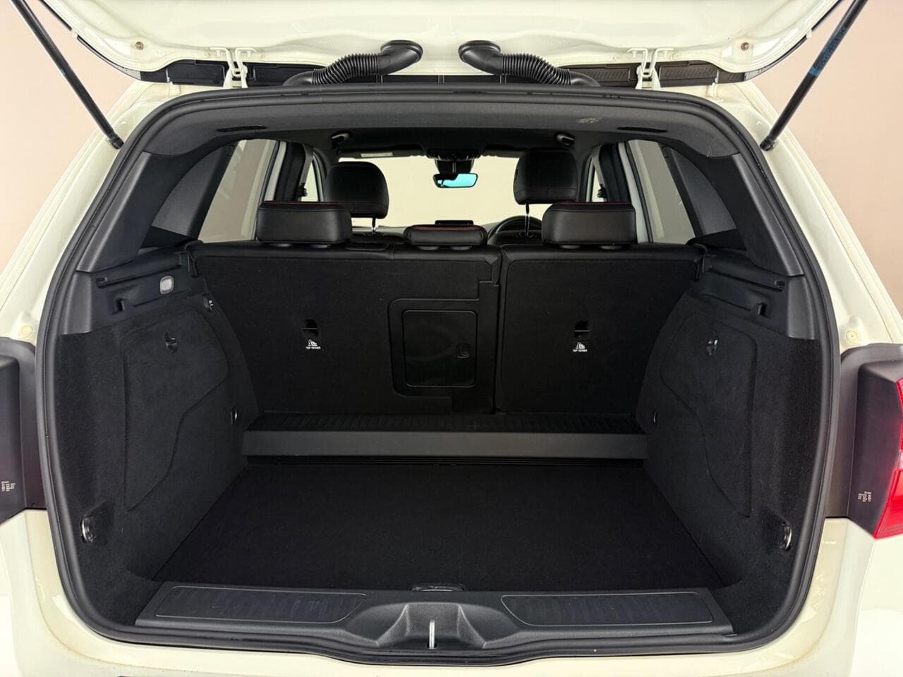 Mercedes-Benz B Class thumbnail Boot