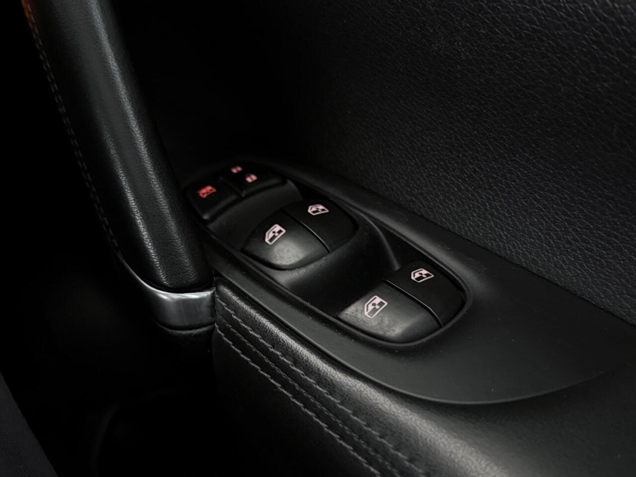 Nissan Qashqai thumbnail Misc Controls