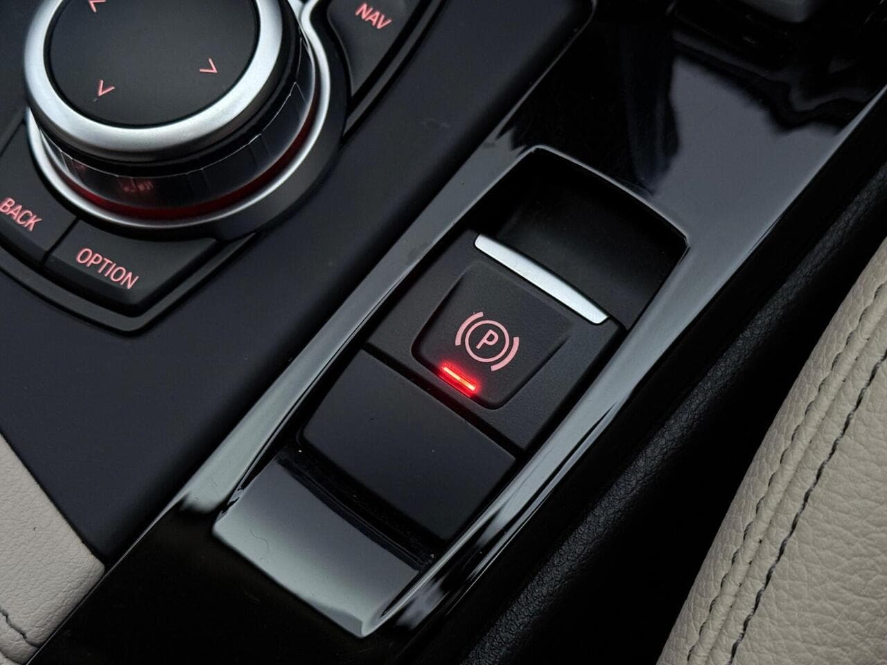 BMW X1 thumbnail Misc Controls