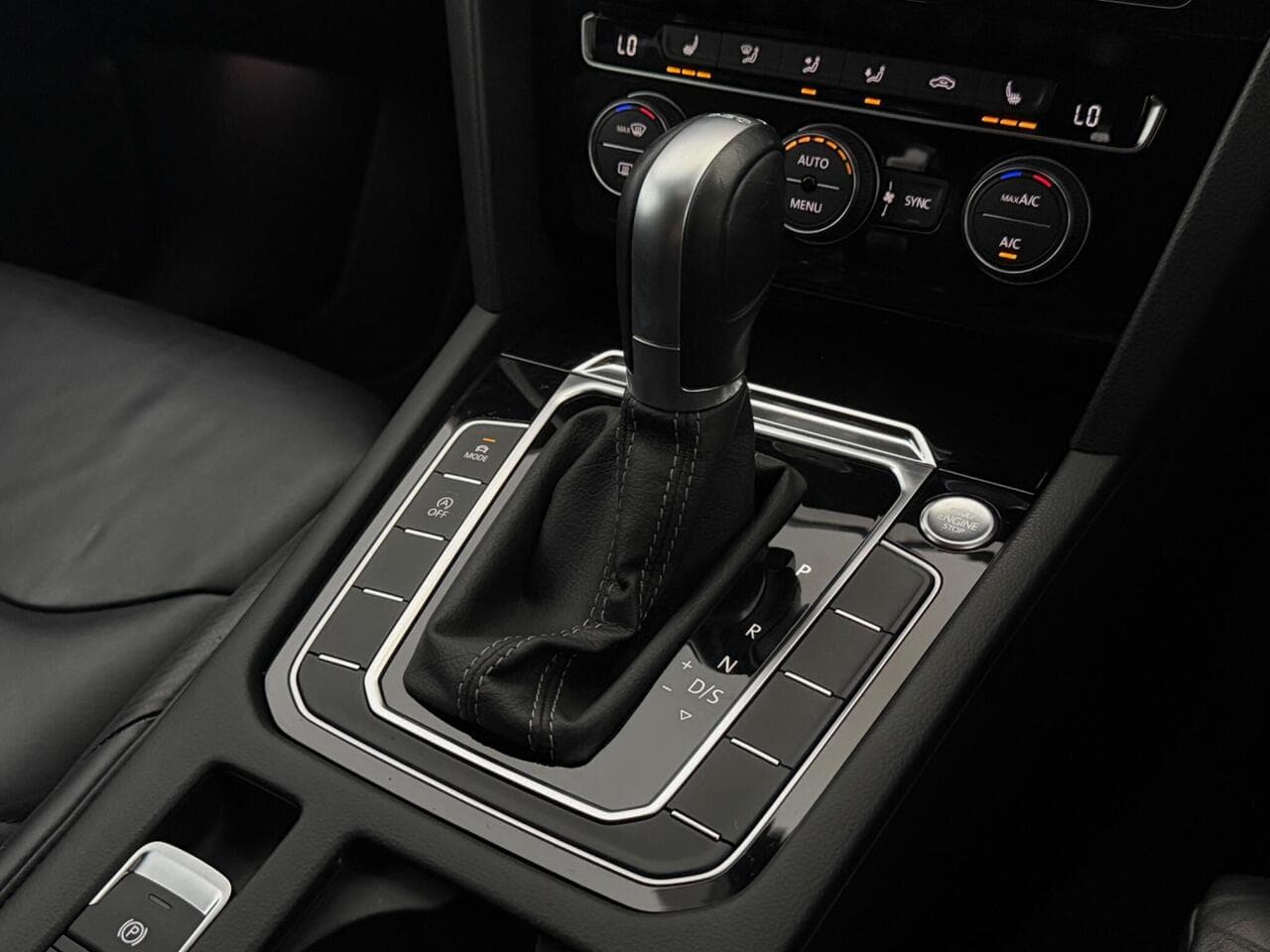 Volkswagen Arteon thumbnail Interior Front