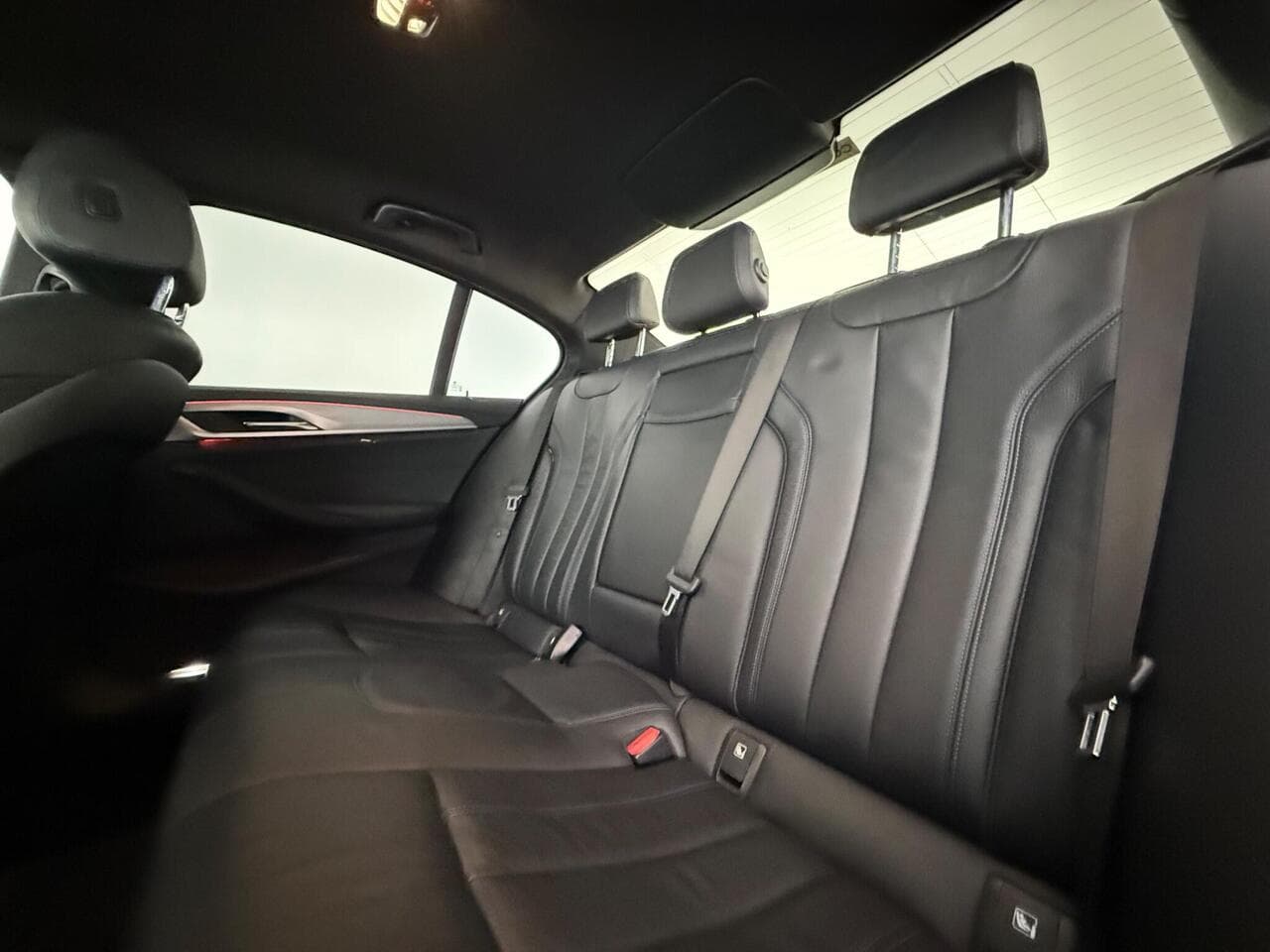 BMW 5 Series thumbnail Seats Rear