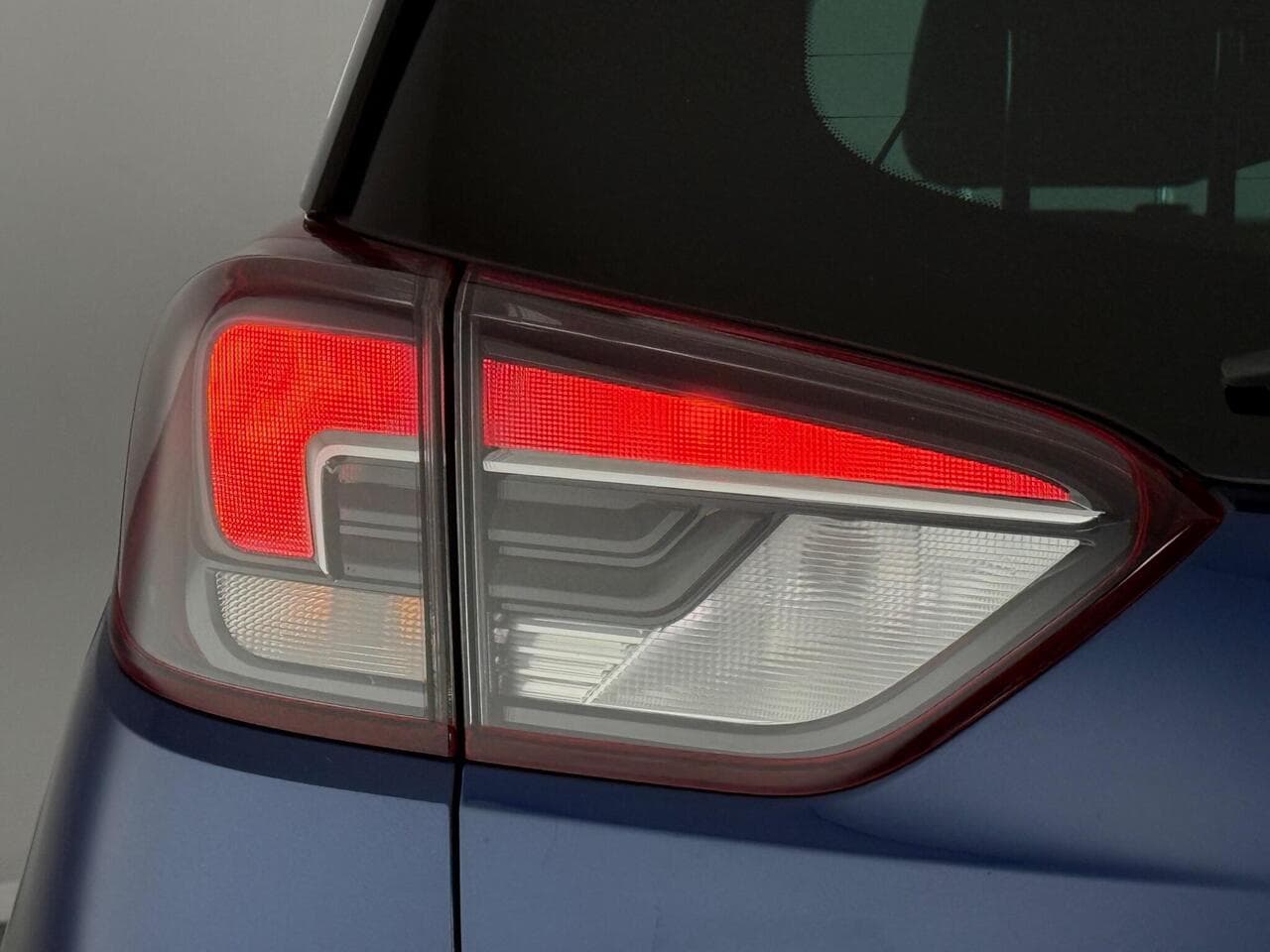 Vauxhall Crossland X thumbnail Lights Rear