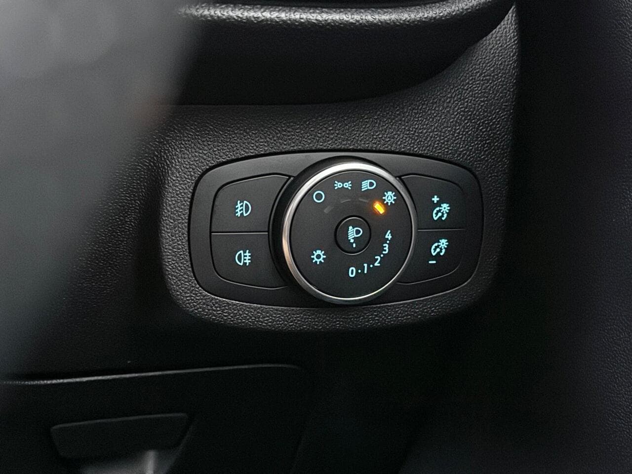 Ford Fiesta thumbnail Misc Controls