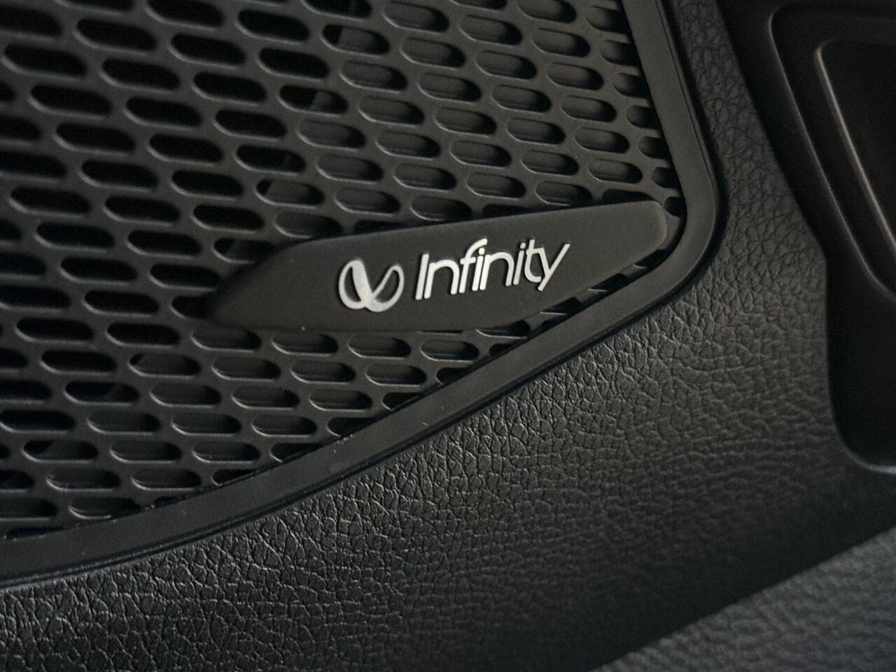 Hyundai Santa Fe thumbnail Misc Controls