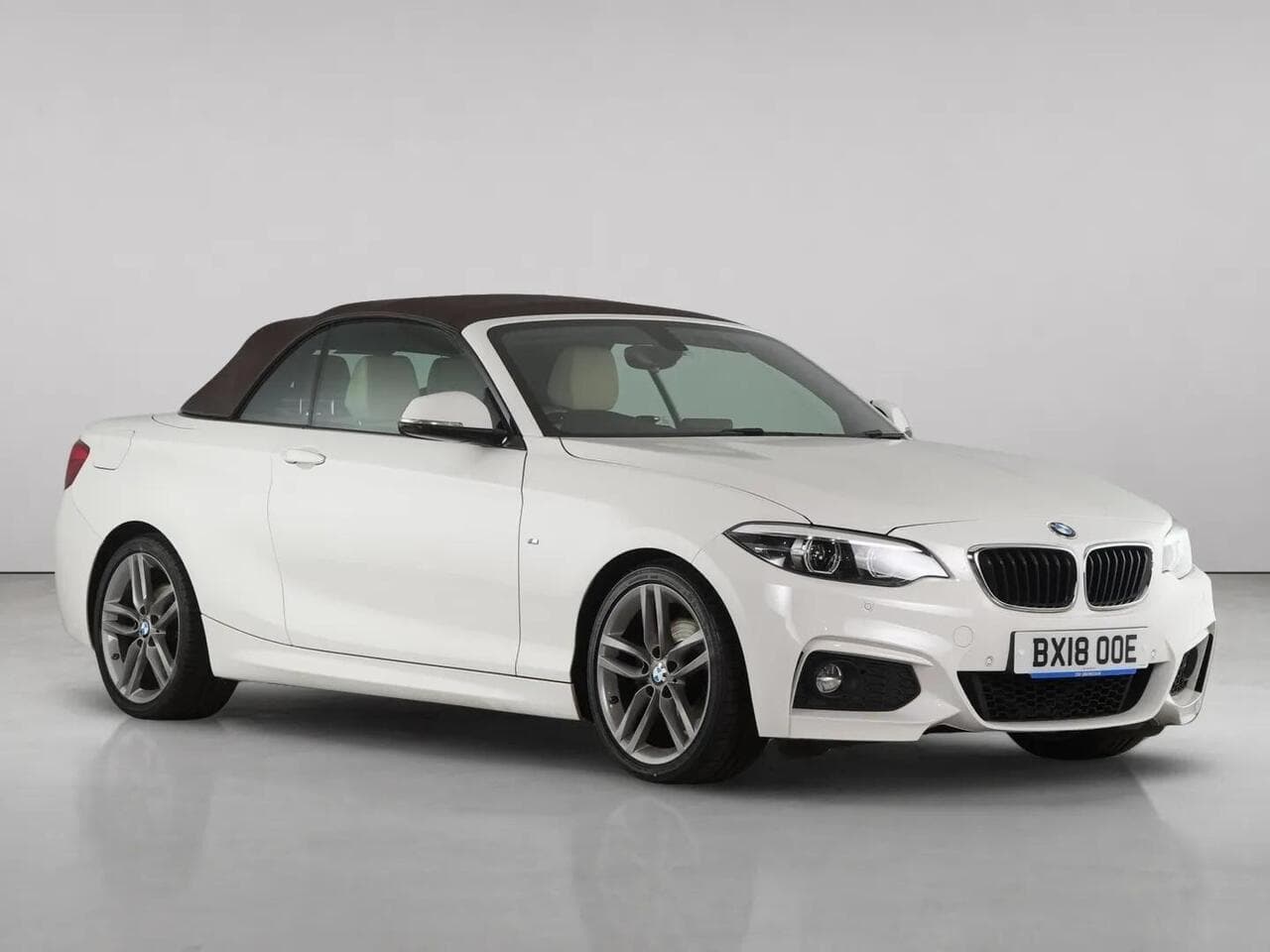 BMW 2 Series thumbnail Front Right