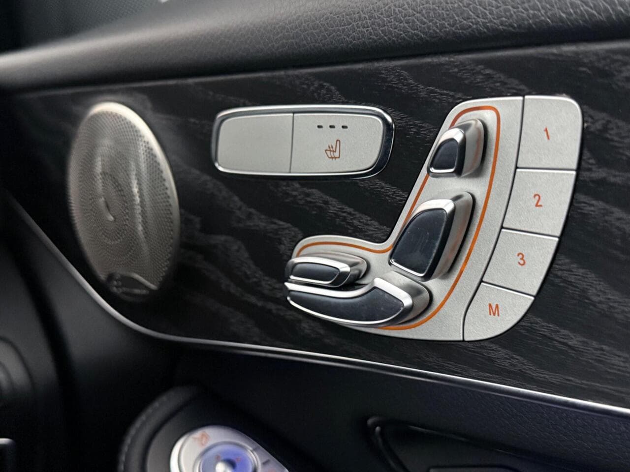 Mercedes-Benz GLC thumbnail Misc Controls