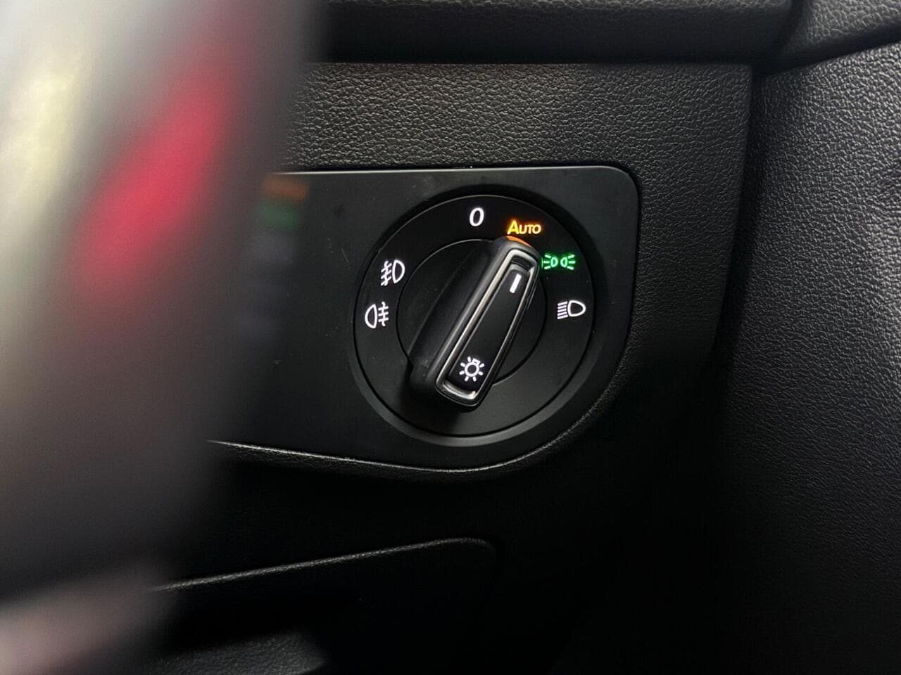 Volkswagen Tiguan thumbnail Misc Controls