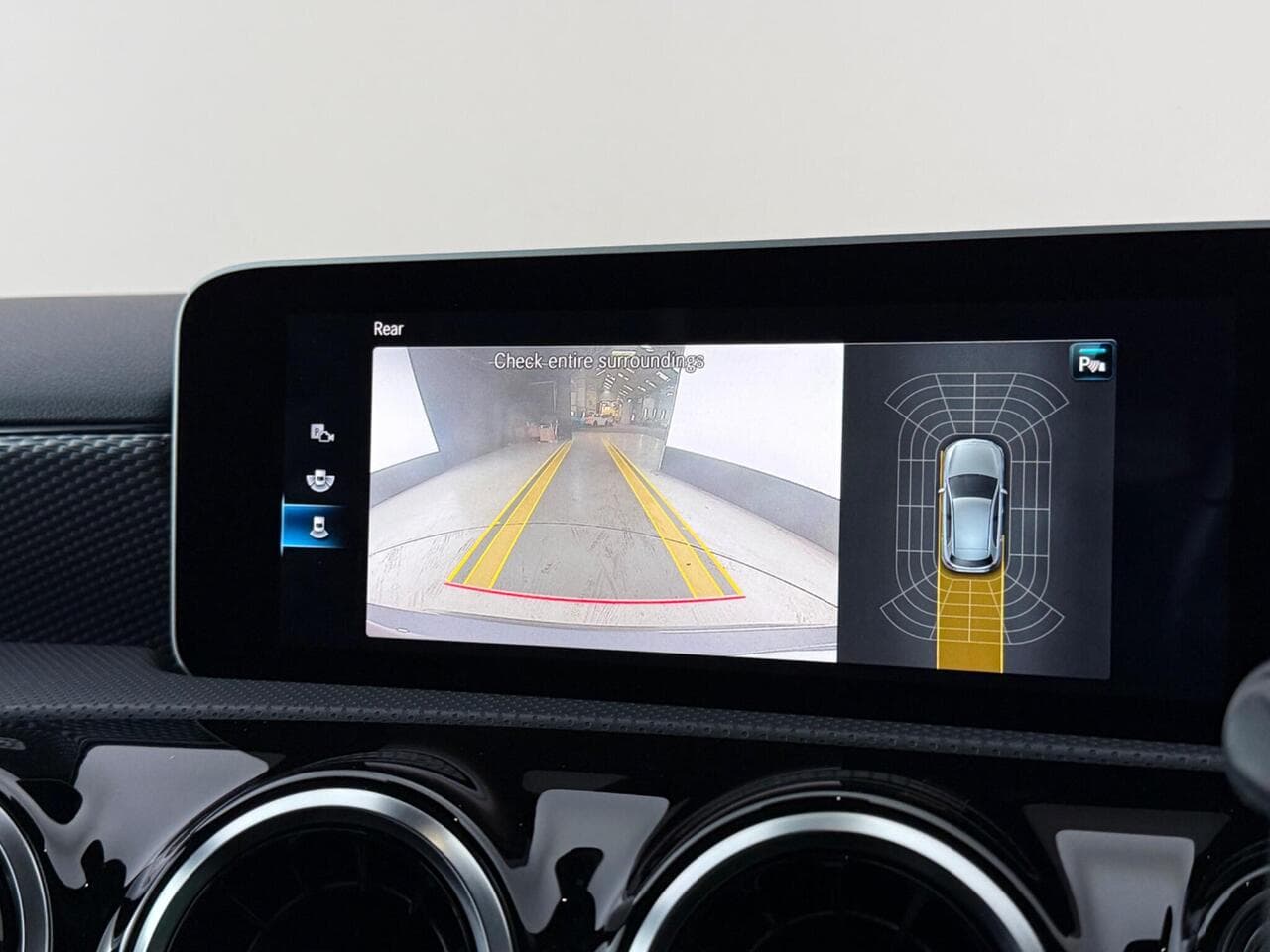 Mercedes-Benz A Class thumbnail Infotainment System