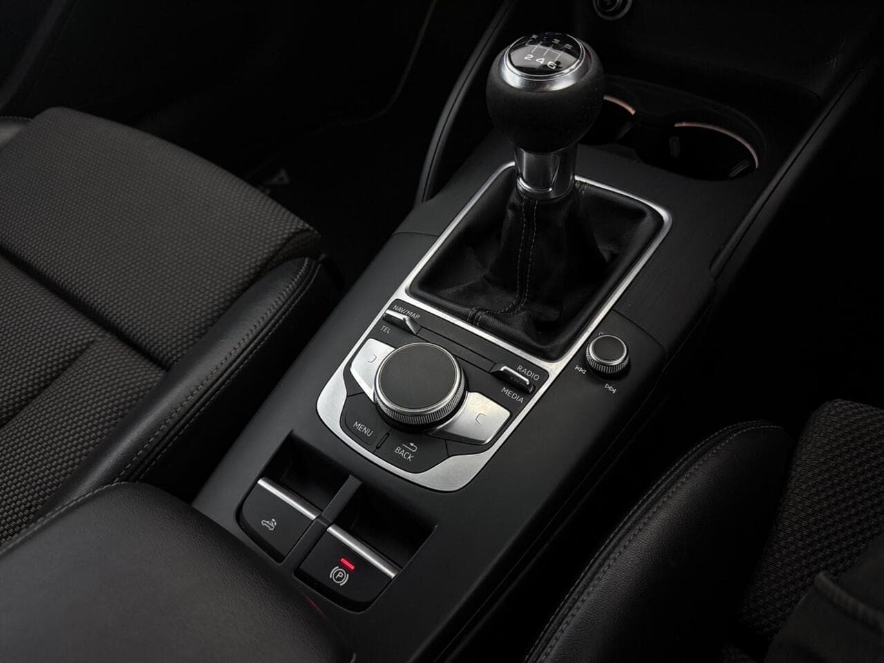 Audi A3 Cabriolet thumbnail Interior Front